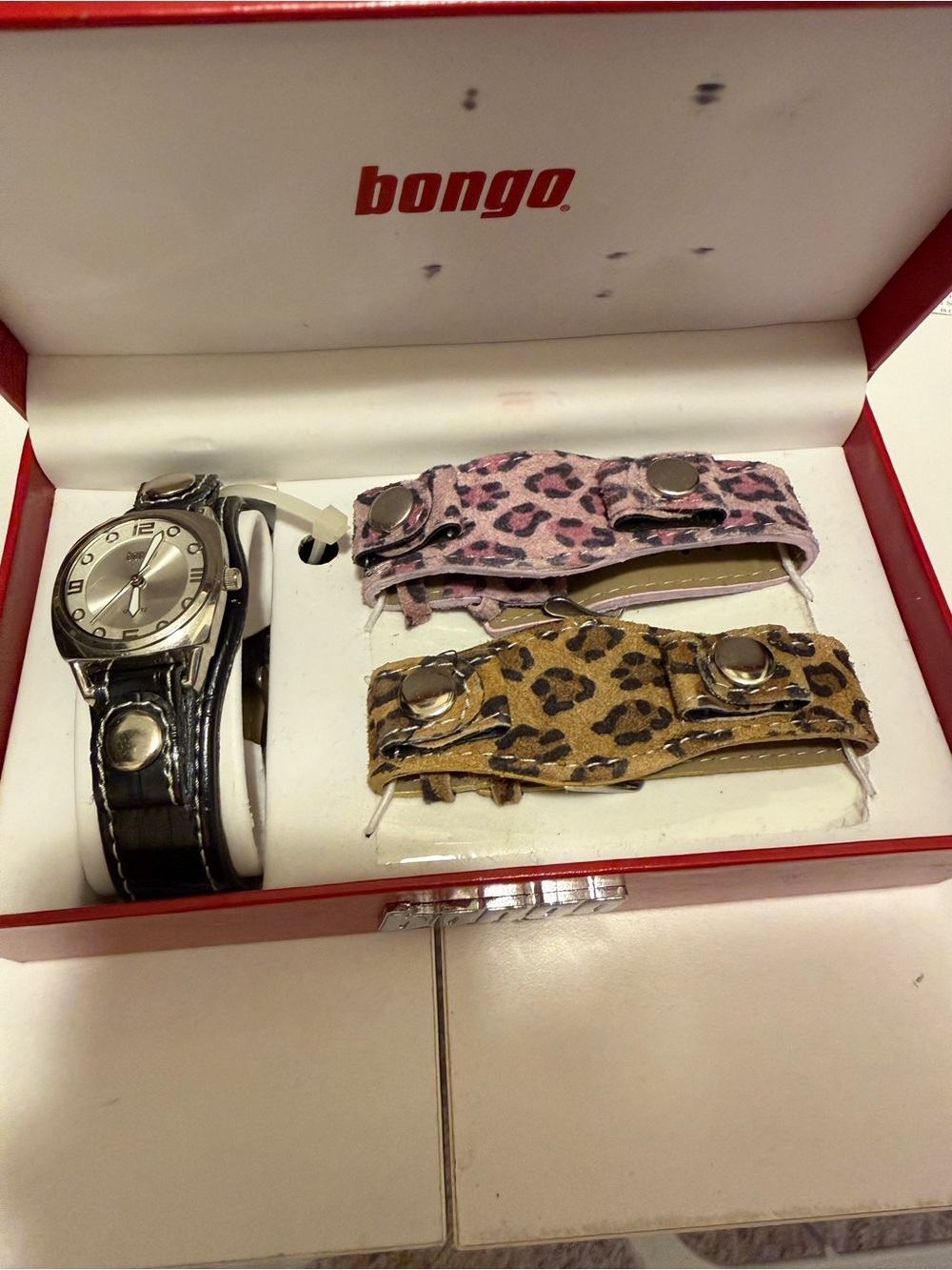 Bongo Watch Gift Set with 2 Interchangeable Straps. May Need Battery NWT